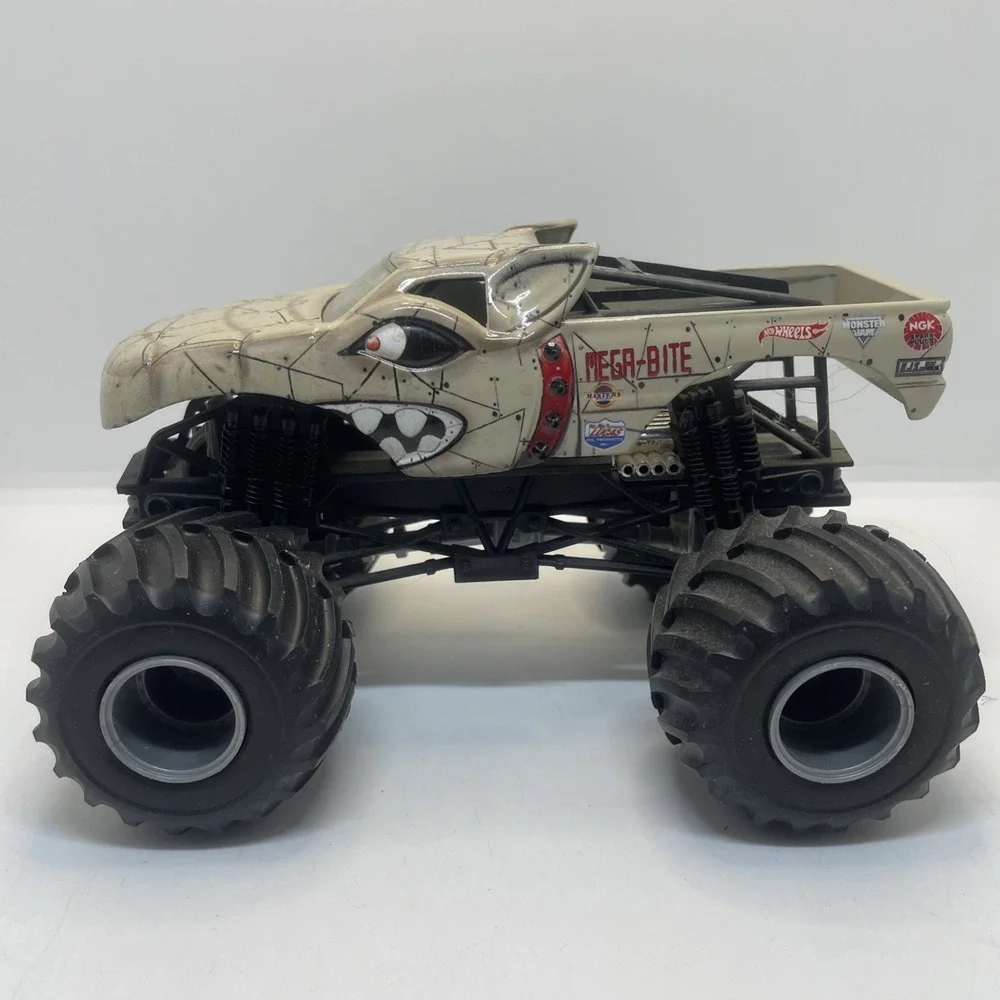 MEGA-BITE Hot Wheels‎ Monster Jam Diecast. Perfect Condition. - Picture 3 of 6